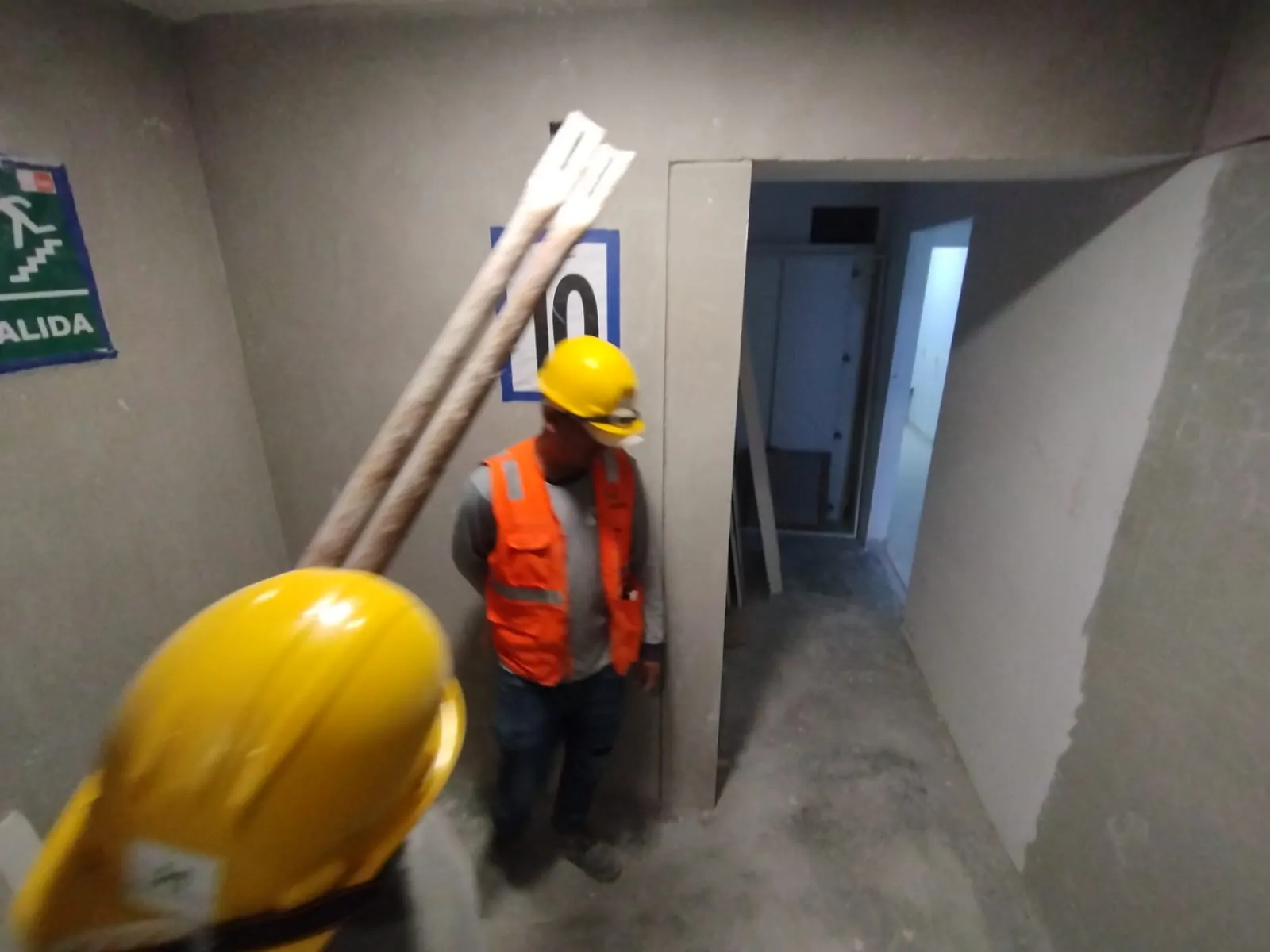 Traslado de materiales por circulaciones