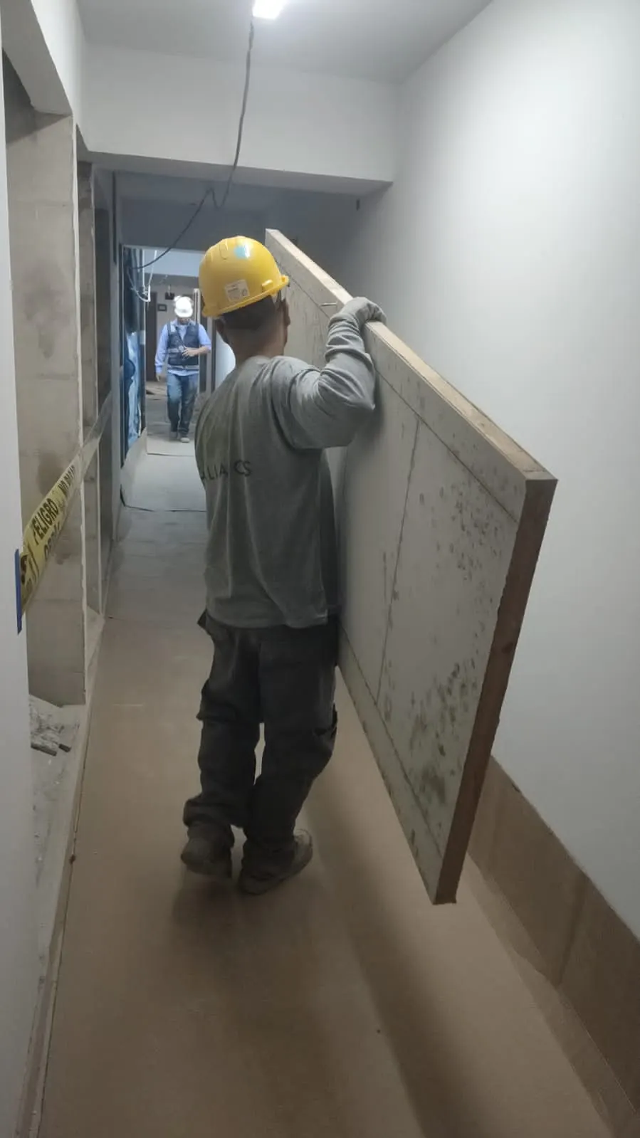 Traslado de paneles en interiores